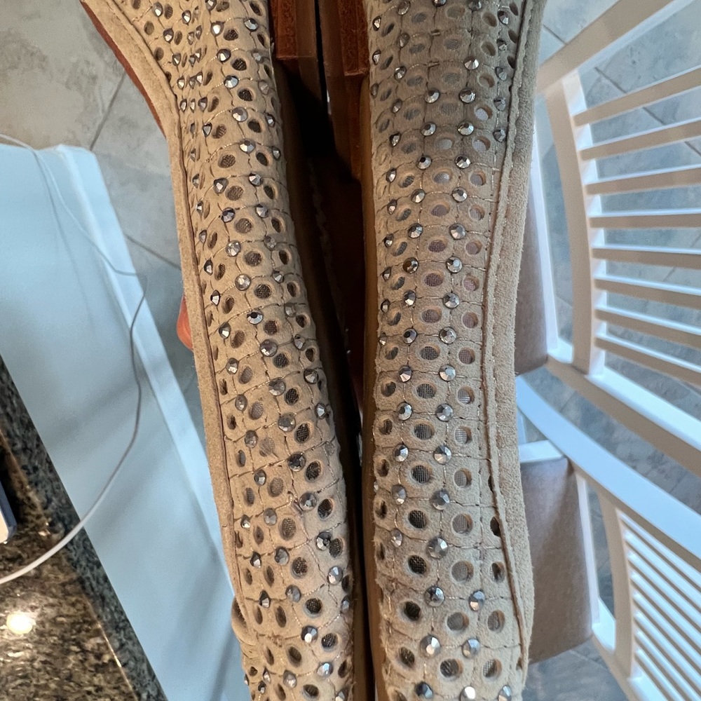Like New Antonio Melani Tan Leather Perforated Crystal Detail Ballerina Flats 7! - Picture 14 of 14